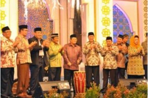 Pembukaan Lomba STQ ke-XIV Tingkat Jawa Barat oleh Gubernur Jabar di Plaza Pusdai Bandung